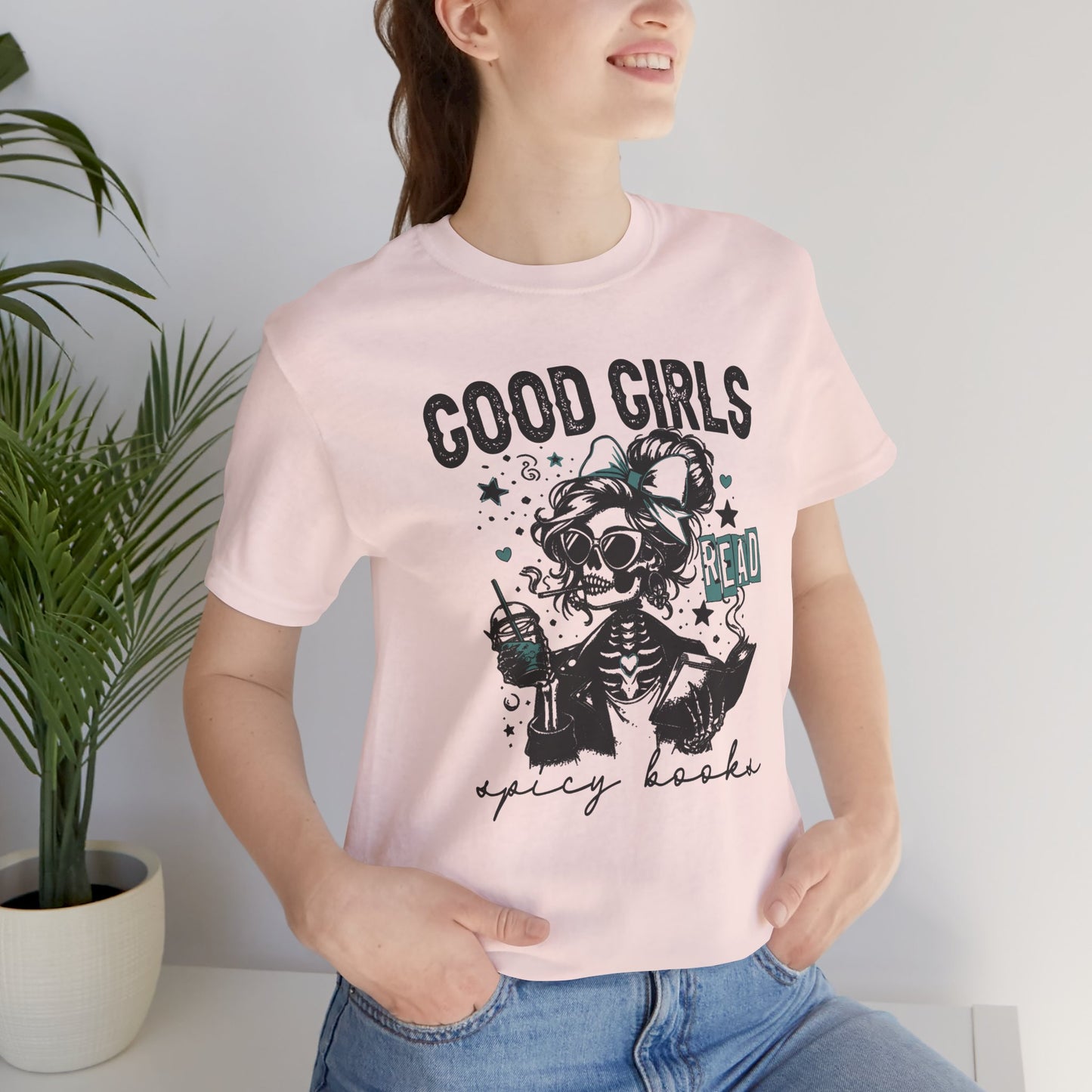 Good Girls Read Spicy Books Tee – For the Wickedly Well-Read