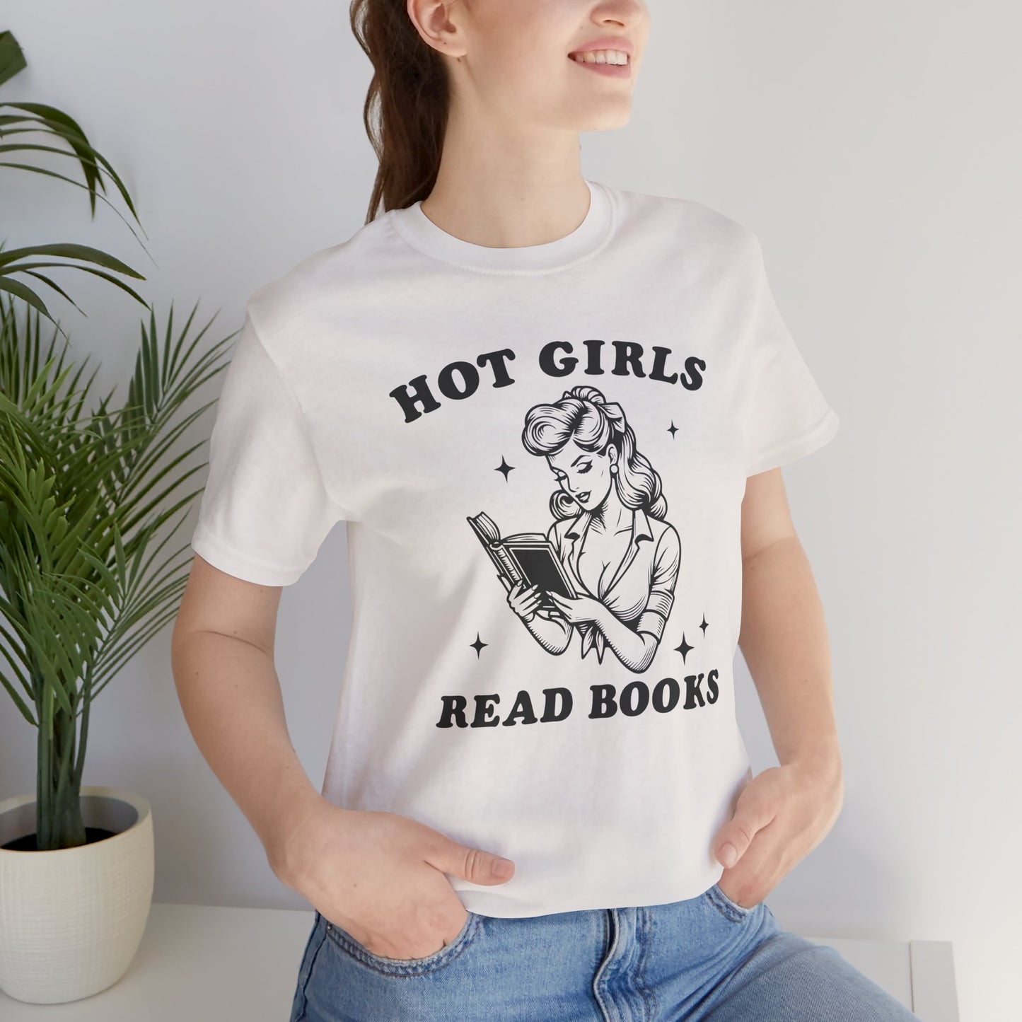 Hot Girls Read Books Unisex Short Sleeve Tee - Perfect for Book Lovers